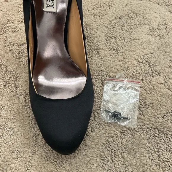 Badgley Mischka Black Satin Heels with Bows Size 10