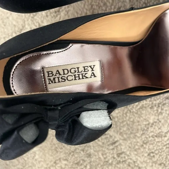 Badgley Mischka Black Satin Heels with Bows Size 10