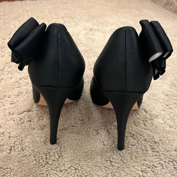 Badgley Mischka Black Satin Heels with Bows Size 10