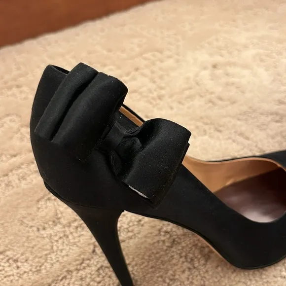 Badgley Mischka Black Satin Heels with Bows Size 10