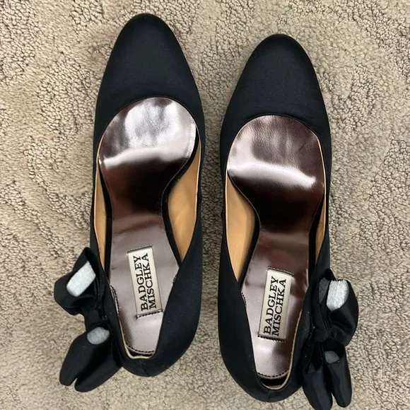 Badgley Mischka Black Satin Heels with Bows Size 10