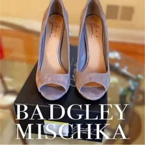 BADGLEY MISCHKA Mark   James &quot;Dimitri&quot; Suede Open Toe Pump