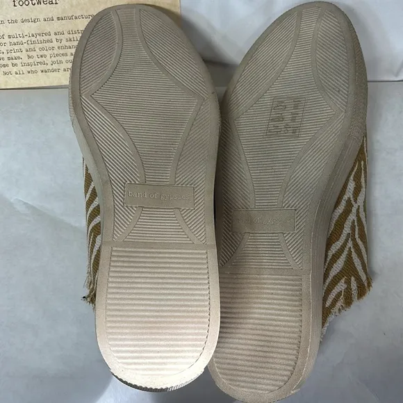 Band of Gypsies Coast Vegan Natural Zebra Woven Canvas Sneaker Mule size 8