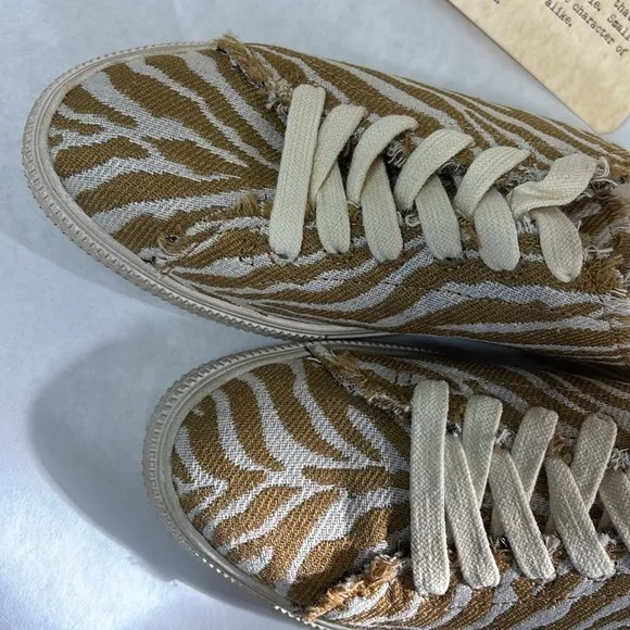 Band of Gypsies Coast Vegan Natural Zebra Woven Canvas Sneaker Mule size 8