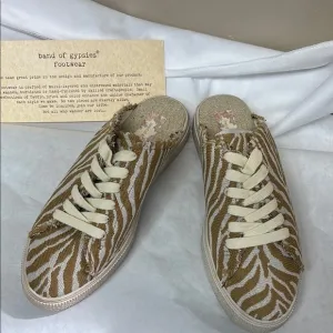 Band of Gypsies Coast Vegan Natural Zebra Woven Canvas Sneaker Mule size 8