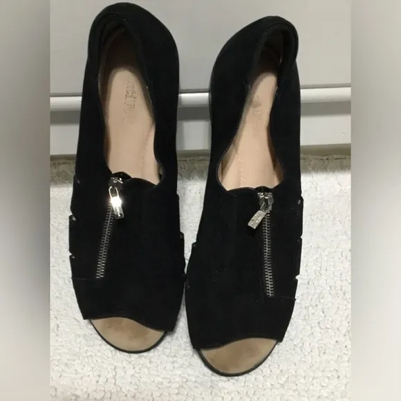 Beautifeel size 39(8 .5) Black Zipper Side Vents Shoes