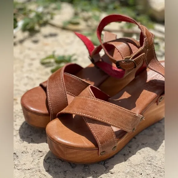 Bed Stu Grettell wedge sandals size wooden heel platform new condition size down