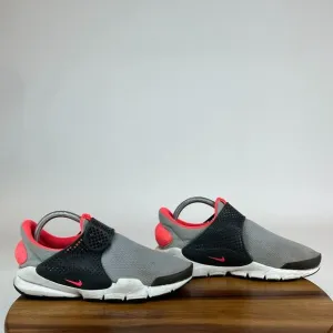 Big Kids Nike Sock Dart Gray Athletic‎ Running Shoes Sneakers Size 6 Y GUC