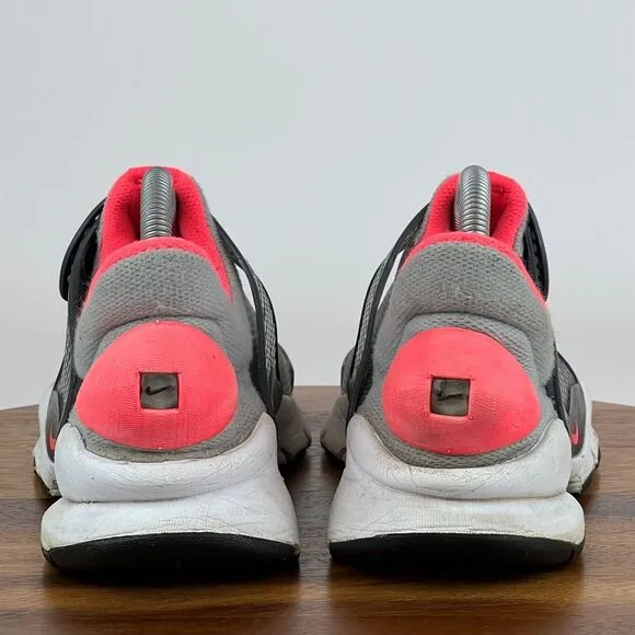 Big Kids Nike Sock Dart Gray Athletic‎ Running Shoes Sneakers Size 6 Y GUC