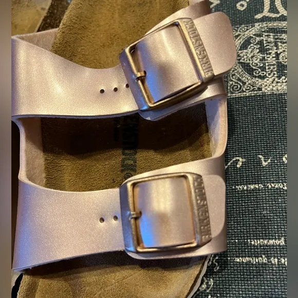 Birkenstock girls Arizona metallic pink sandals