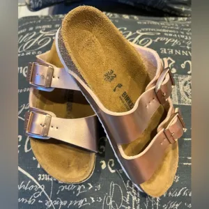 Birkenstock girls Arizona metallic pink sandals