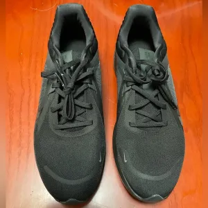 Black Nike Running Shoes (New)