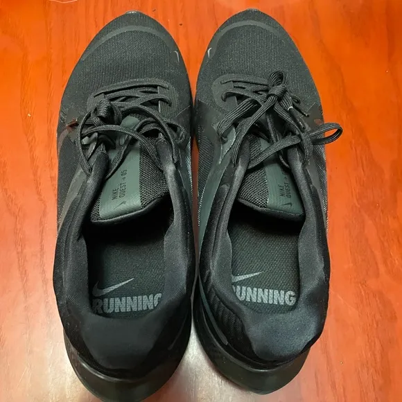 Black Nike Running Shoes (New)