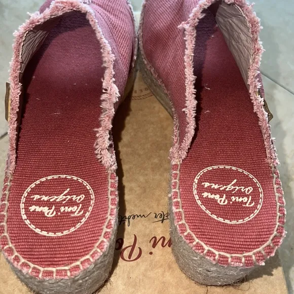 Blush reddish slip on shoes w/peep toe