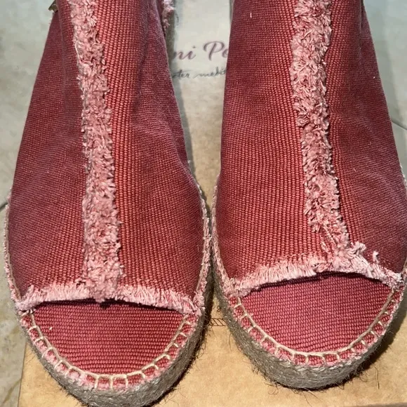 Blush reddish slip on shoes w/peep toe
