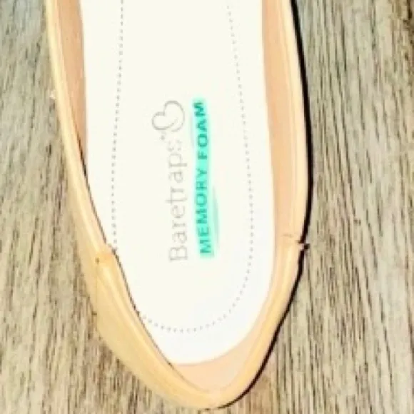 BNIOB• BareTraps Mariah Flats with Memory Foam in Caramel ~ Women’s Flats