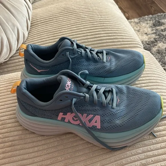 BONDI 8 - women’s 9.5W