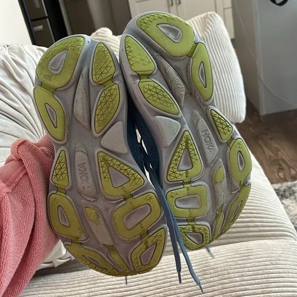 BONDI 8 - women’s 9.5W