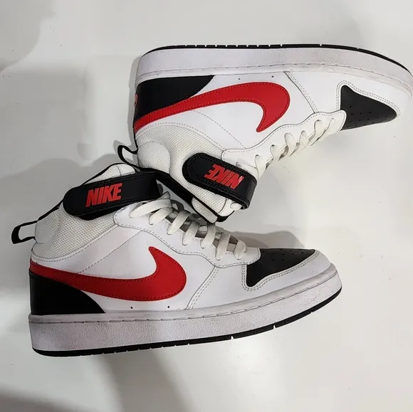 Boys Nike Gym Shoes