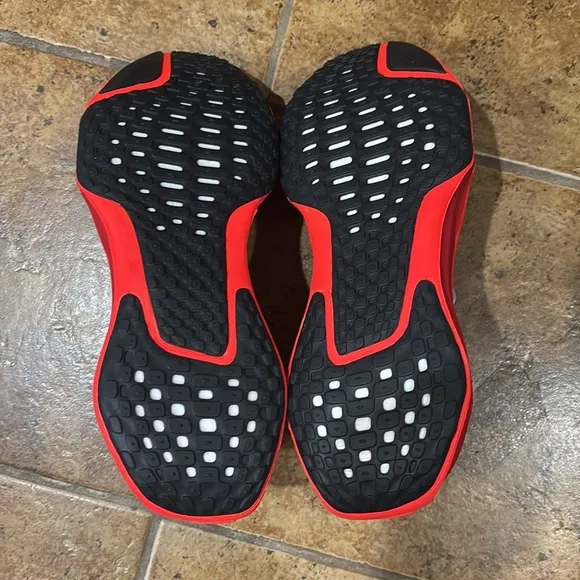 Brand new in box Nike zoomx invincible run fk3 DR2615 009 men’s size 10.5