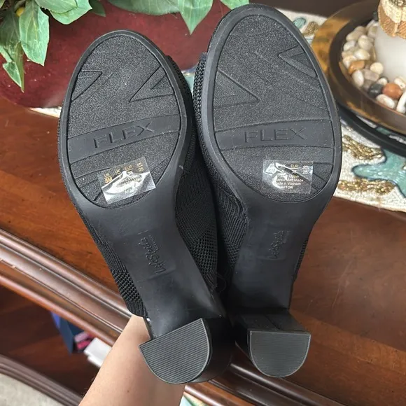 Brand New Life Stride Flex Black Fabric Stretch Fly Knit Slingback Heels Sandals