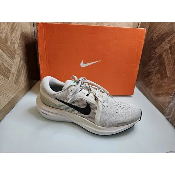 Brand New Nike Women's  Air Zoom Vomero 16 Running Shoes 10. 204