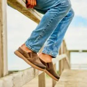 BØRN Unisex Tan suede leather loafer walking slip-on shoes - size 8 New in Box