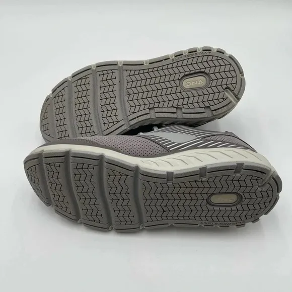 Brooks Addiction Walker Womens Size 11 Shark/Alloy/Oyster Suede Walking Shoe