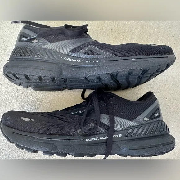 Brooks Adrenaline GTS 23 Triple Black Walking Running Shoes Women Size 7.5 VGC