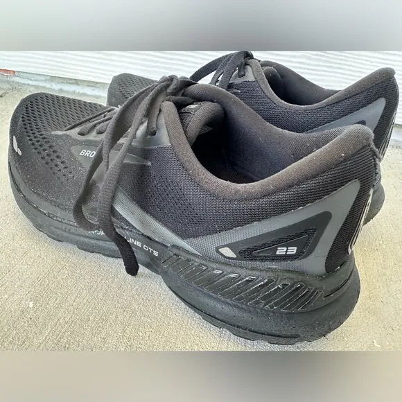 Brooks Adrenaline GTS 23 Triple Black Walking Running Shoes Women Size 7.5 VGC