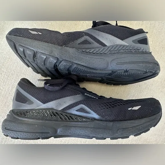 Brooks Adrenaline GTS 23 Triple Black Walking Running Shoes Women Size 7.5 VGC