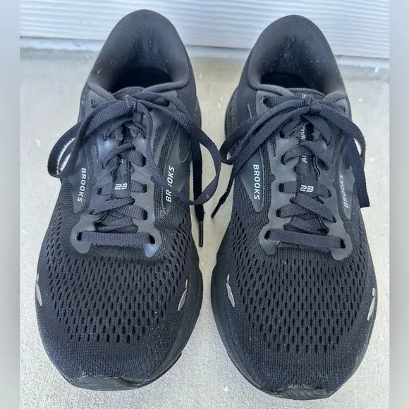 Brooks Adrenaline GTS 23 Triple Black Walking Running Shoes Women Size 7.5 VGC