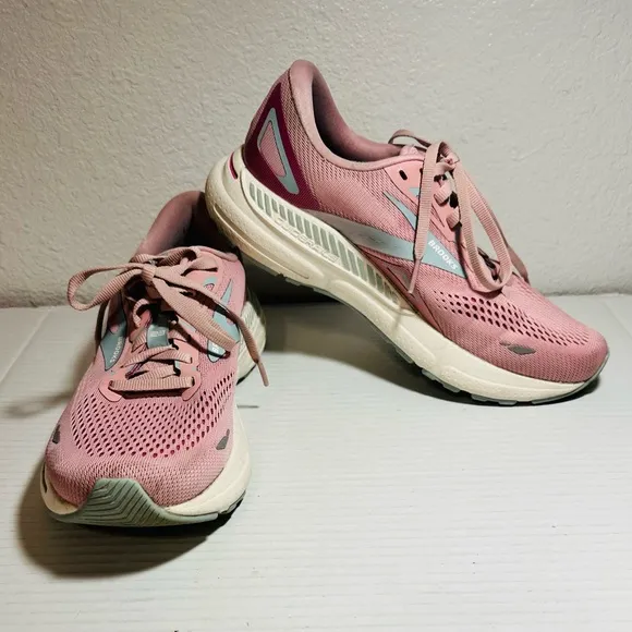 Brooks Adrenaline GTS 23 Womens 9.5 Shoes Running Pink 1203811B667 Gym Sneaker