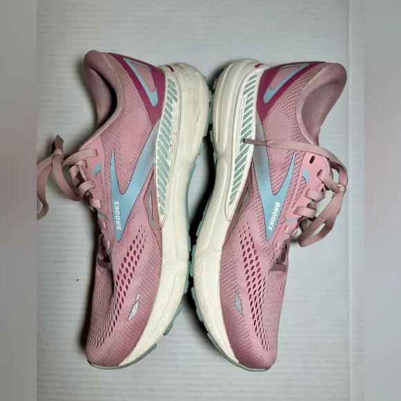 Brooks Adrenaline GTS 23 Womens 9.5 Shoes Running Pink 1203811B667 Gym Sneaker