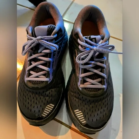 Brooks Ariel 18 Size 11 Wide Width Athletic Tennis Shoes Running Gym Purple Grey