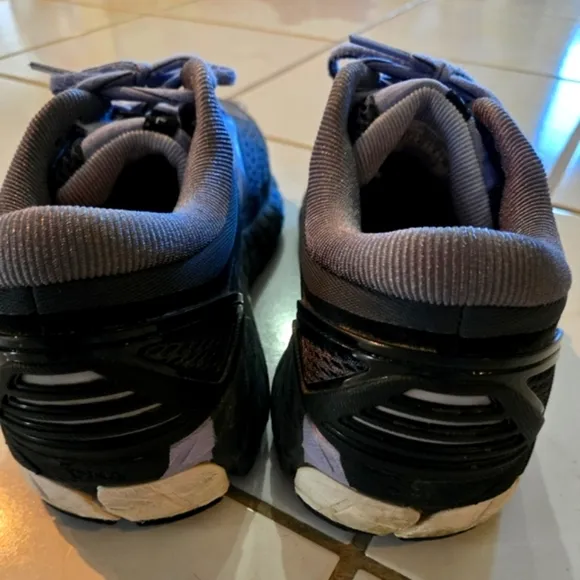 Brooks Ariel 18 Size 11 Wide Width Athletic Tennis Shoes Running Gym Purple Grey
