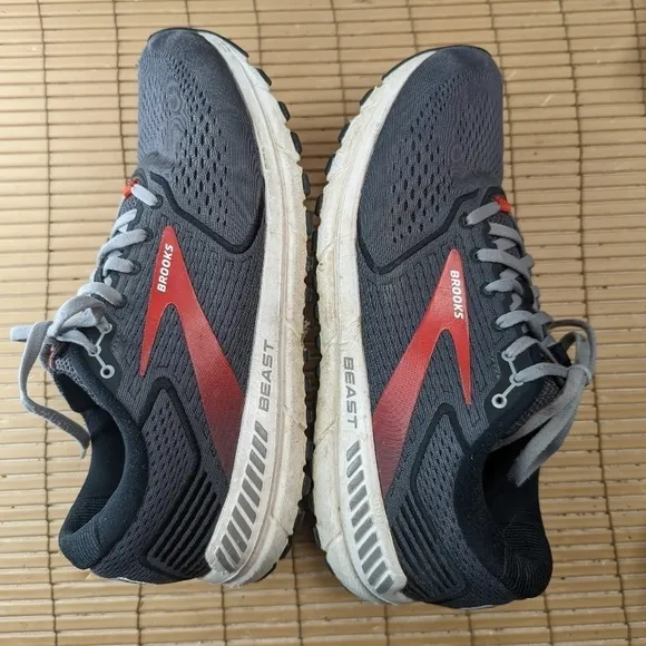 Brooks Beast 20 Mens 11.5D Shoes Sneakers Gray Red Running Walking NEW INSOLES