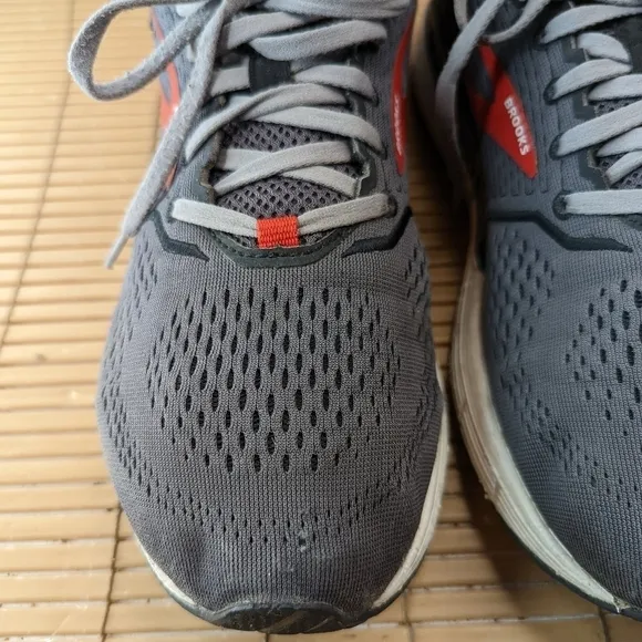 Brooks Beast 20 Mens 11.5D Shoes Sneakers Gray Red Running Walking NEW INSOLES