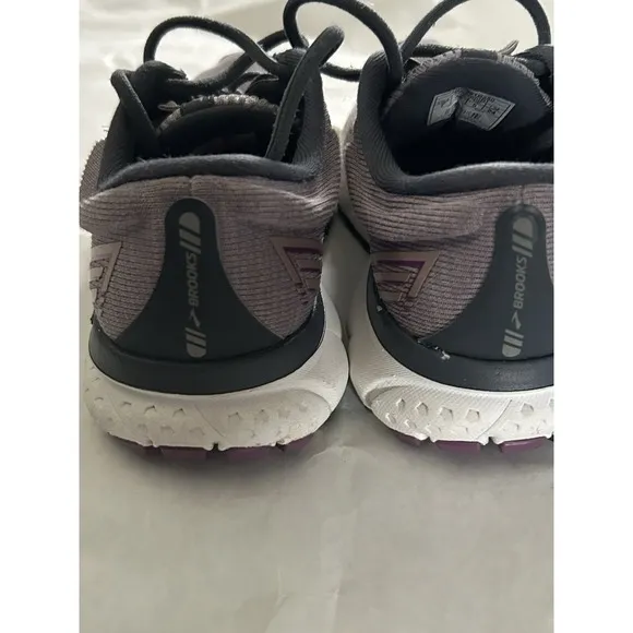 Brooks Ghost 13 Womens 7 Shoes Purple Running Walking Sneaker Gym 1203381B550