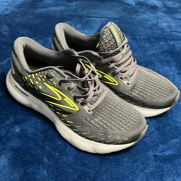 Brooks Gray and Yellow Running Shoes Glycerin 20 size 8 men’s