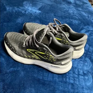 Brooks Gray and Yellow Running Shoes Glycerin 20 size 8 men’s
