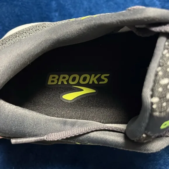 Brooks Gray and Yellow Running Shoes Glycerin 20 size 8 men’s