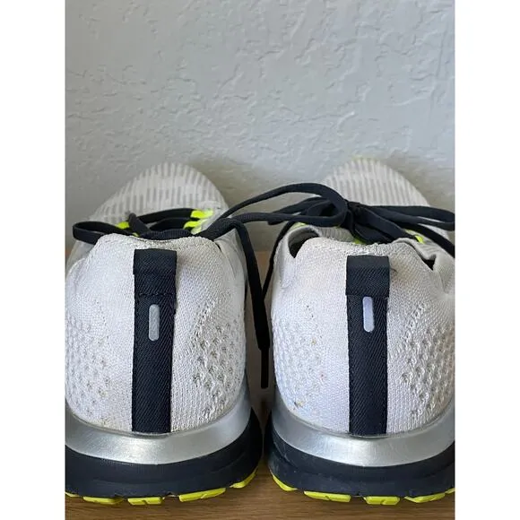 Brooks Men's Ricochet 2 White Athletic Sneakers
