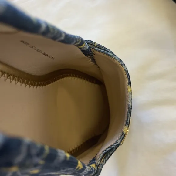 Cabi Carnaby Velvet Blue Loafers Shoes style# 6005 Yellow Flowers Christmas 7M