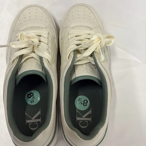 Calvin Klein jeans Cream and Green Sneakers women’s size 8.5 New