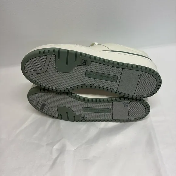 Calvin Klein jeans Cream and Green Sneakers women’s size 8.5 New