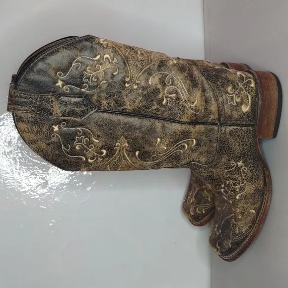 Circle G Womens Embroidered Swirl Snip Toe Distressed Cowgirl Boots size 9