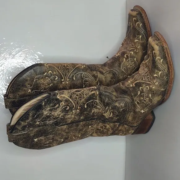 Circle G Womens Embroidered Swirl Snip Toe Distressed Cowgirl Boots size 9