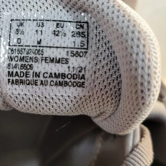 Clarks WaveWalk 2.0 Womens Sneakers 11 Gray Lace Up Waterproof Walking Shoe