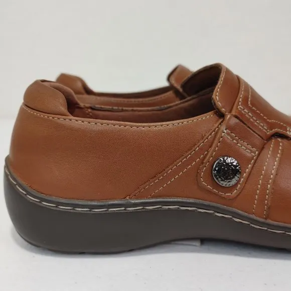 Clarks Women's Cora Poppy Leather Loafer Size 8 Narrow
